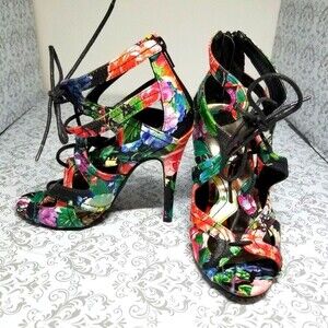 Madden Girl Black &Floral heels EUC